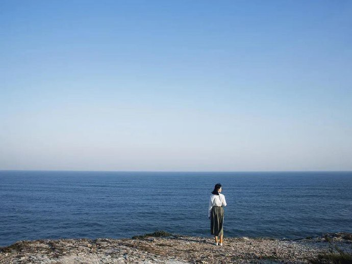 真正能让你走远的，都是自律、积极和勤奋。—— 卢思浩