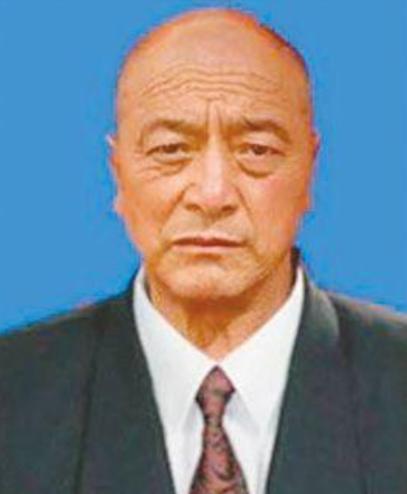 章松，男，藏族，1952年9月生，中共党员，西藏自治区昌都市卡若区日通乡卫生院院