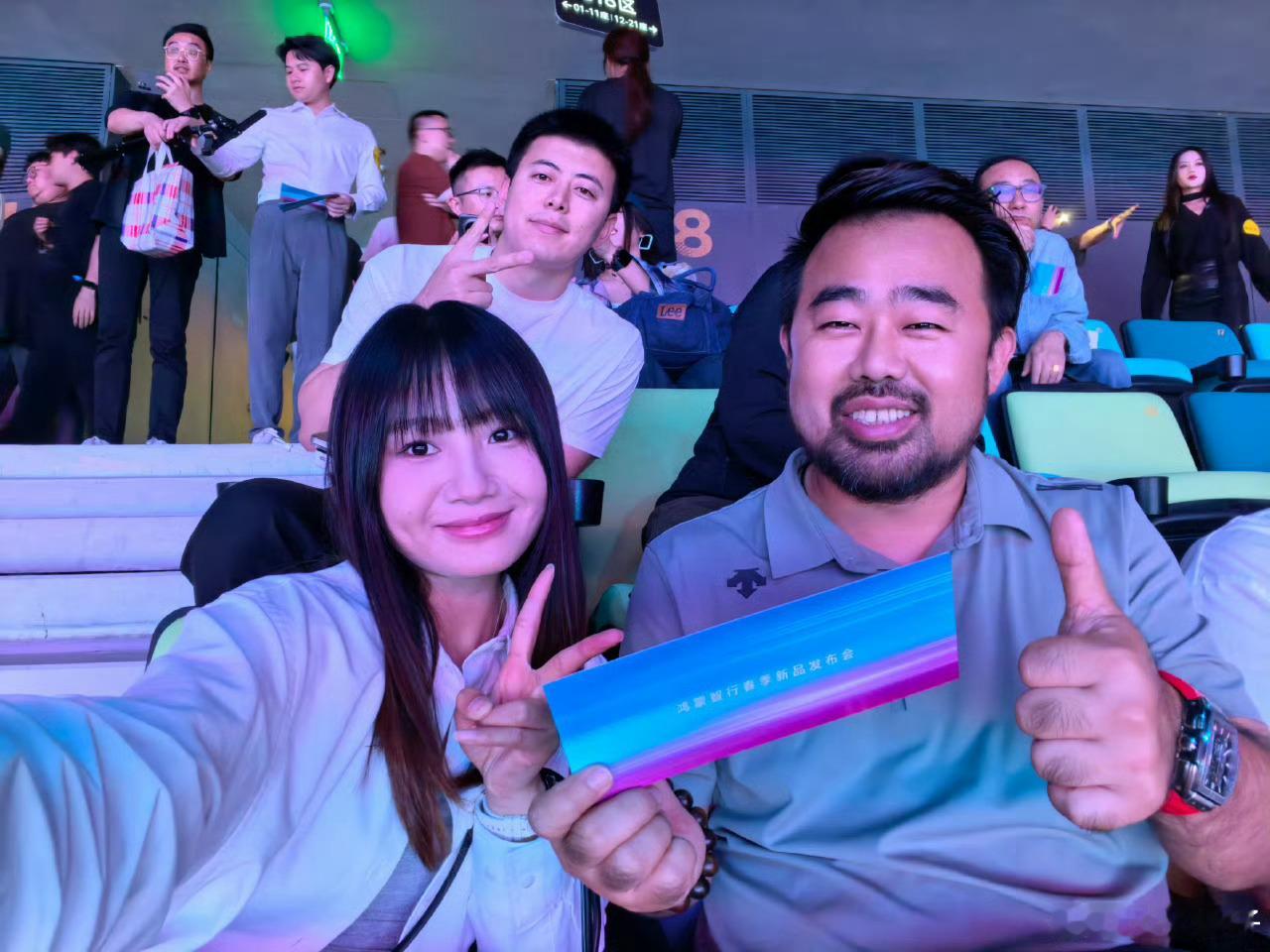 图1和图2都是大胡子老师拍的图3是大胡子老师的邻居拍的果然还是得专业数码博主，搞