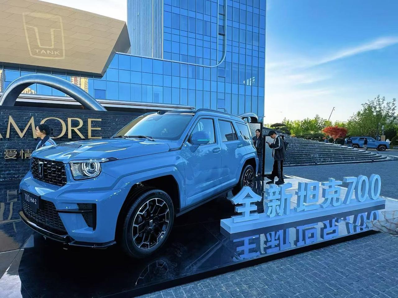 昨晚全新坦克700的上市，真的让我看到了硬派越野市场的新玩法。42.8万-50.