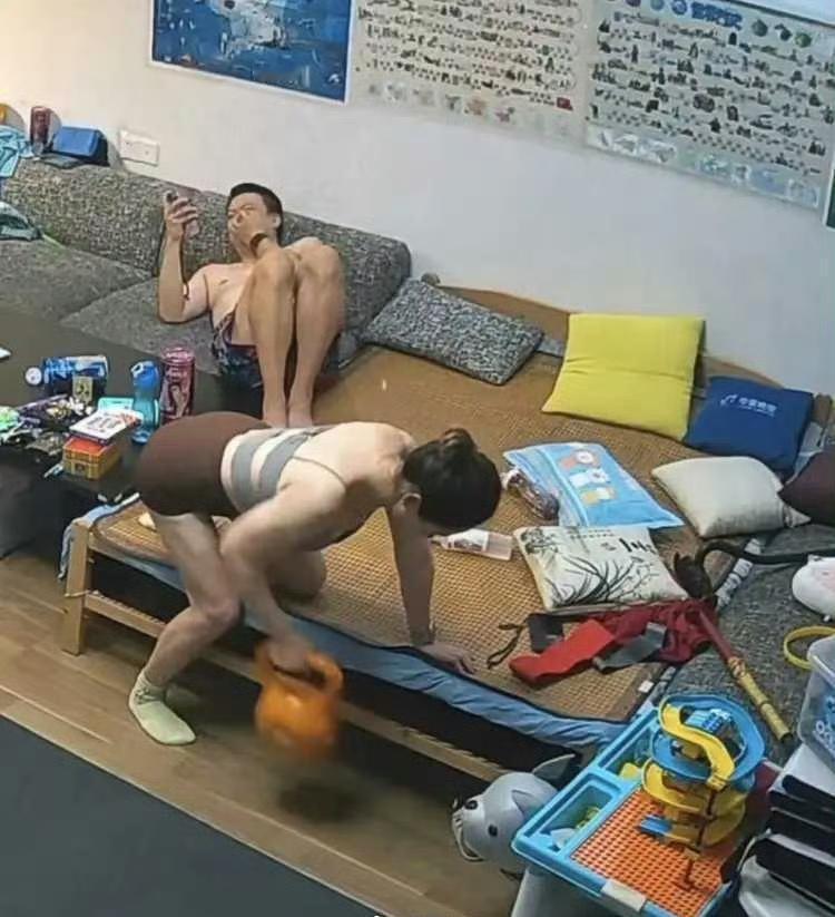 你如果是这位大哥，心里会发慌吗
.