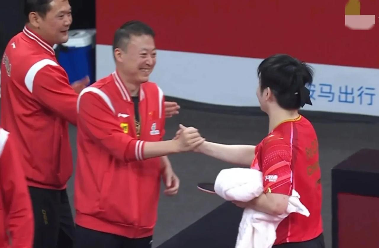 中国8-1横扫韩国夺冠！#2023年成都国际乒联混合团体世界杯# 
孙颖莎/王楚