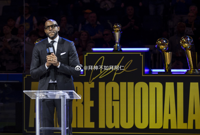 近日，NBA名宿文斯·卡特和特雷西·麦克格雷迪、76人临时篮球事务主管鲍勃·迈尔