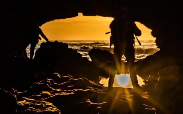 剑拔弩张！伊朗精锐“塔卡瓦兰”突现南部海岸，美伊博弈进入深水区

4月13日，来