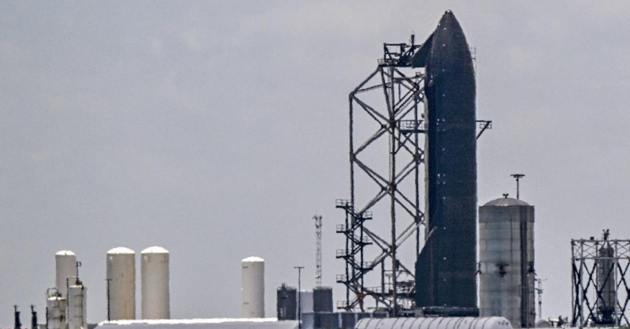 [To learn English]
A majority of SpaceX 