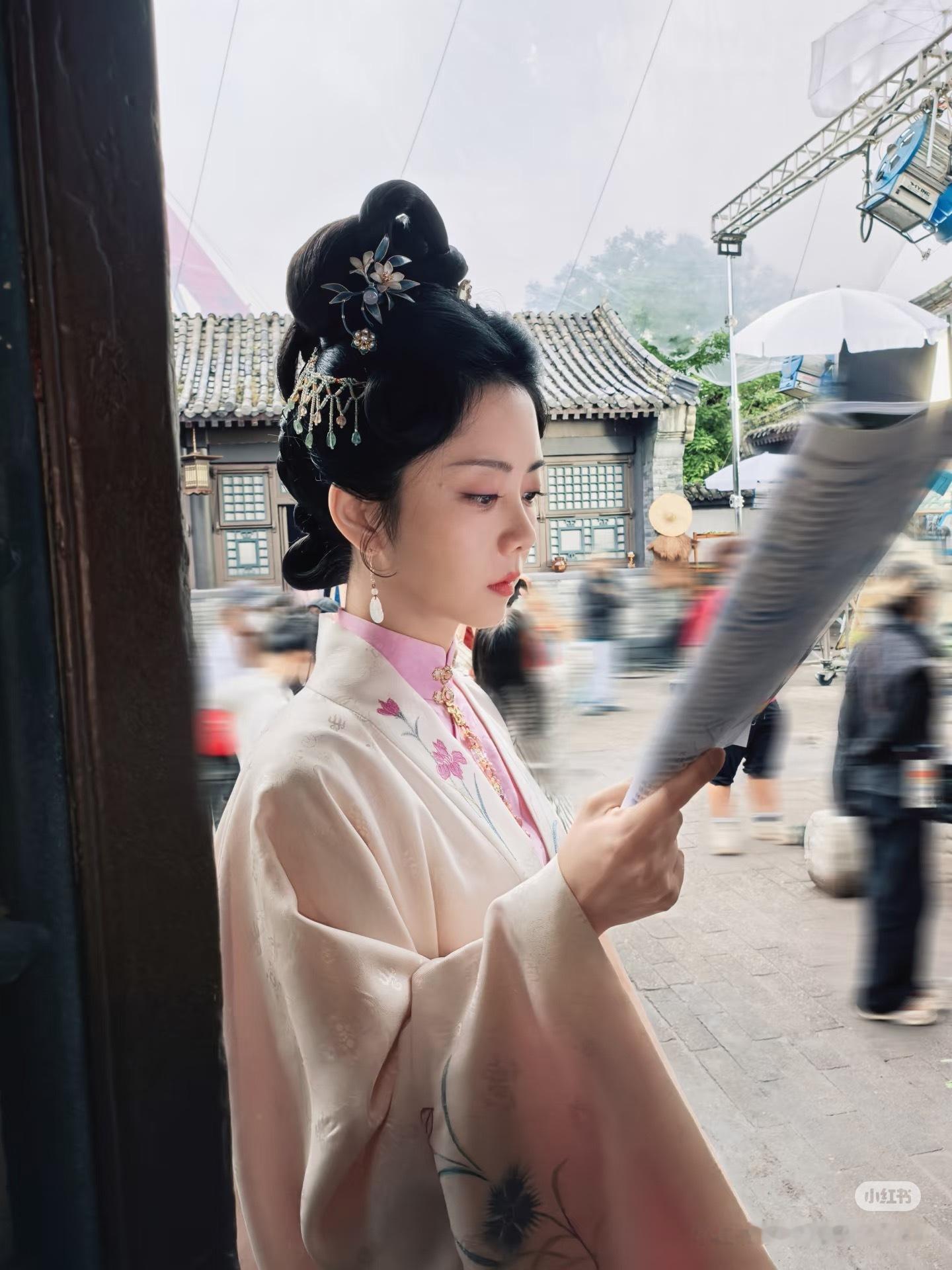 谭松韵[超话]  tsy谭松韵兰香如故 tsy 谭松韵许兰香今天天气预报说明天有