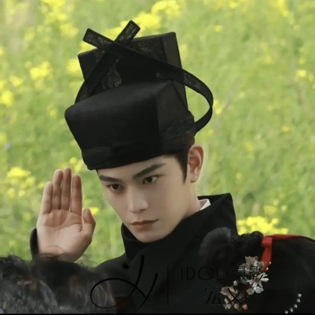 好小的脸，好小的头