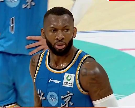 三分雨浇灭北汽！上海88：83北京，疯狂19连胜，王哲林完爆周琦！

2026年