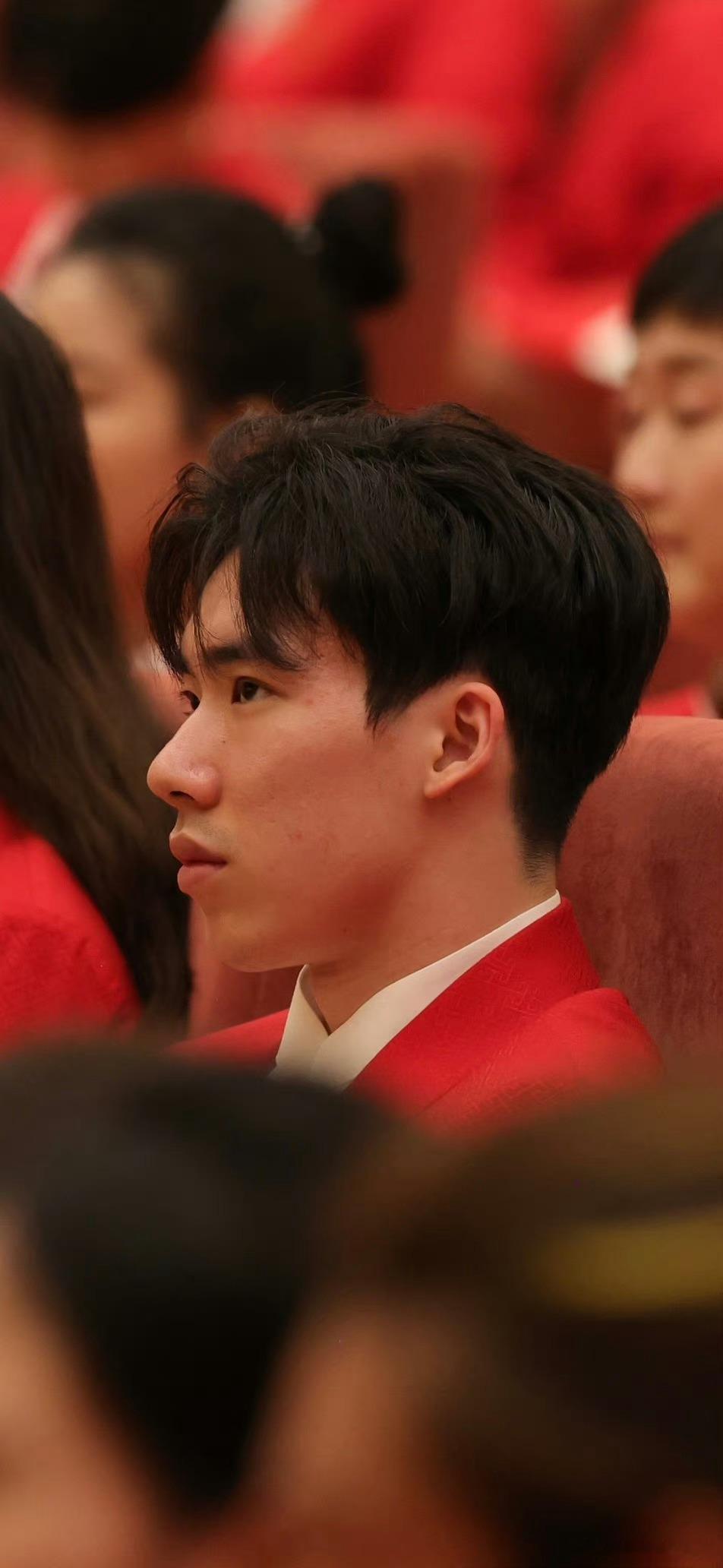 我晕 这么帅 。 ​ ​​​