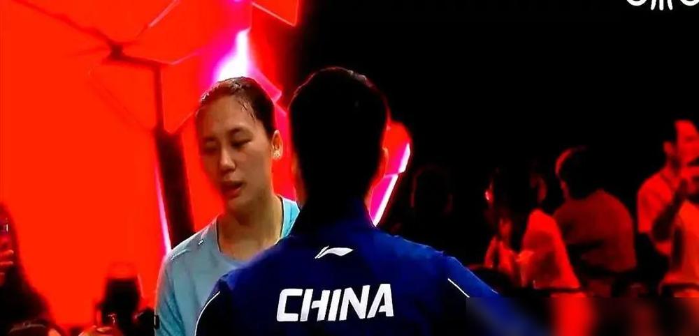 27岁于子洋，被嘲“躺赢”世界冠军，暂停时竟跟队员说“按舒服的来”？
 
谁能想