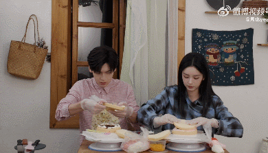 周也我的技术可以开个蛋糕店吗周也做蛋糕vlog看周也做蛋糕的vlog好治愈，认真