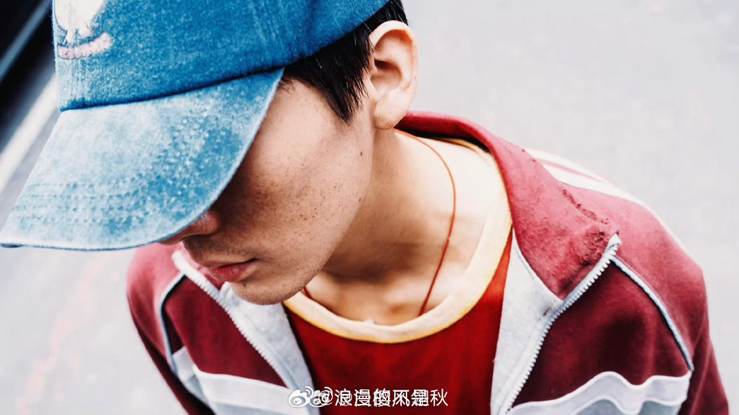 王安宇的下班温柔具象化了终于明白何为刻进本能的礼貌！活动收尾下班时刻，王安宇放缓