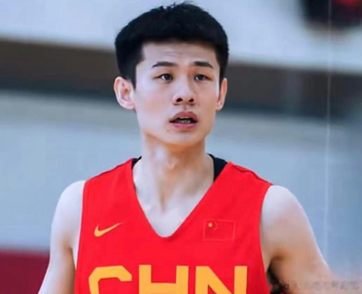 哥们，你是真不爱给辽宁队打球啊😄要不你也退点米，看看能去哪里辽宁男篮