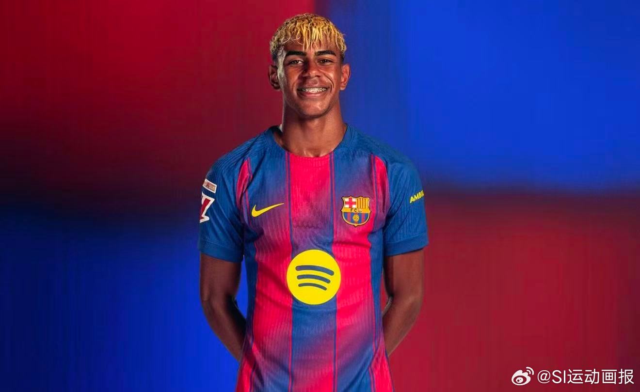 西甲联赛⚽️亚马尔在巴萨5：2战胜巴列卡诺的比赛中完成梅开二度，并迎来巴萨生涯第