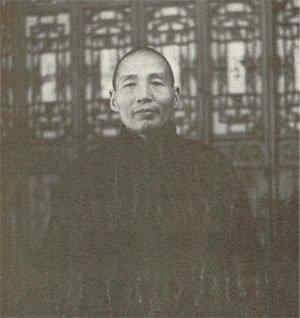 1933年，刘文辉被刘湘打得大败，刘湘并未赶尽杀绝，反而说：“一笔写不出两个刘字
