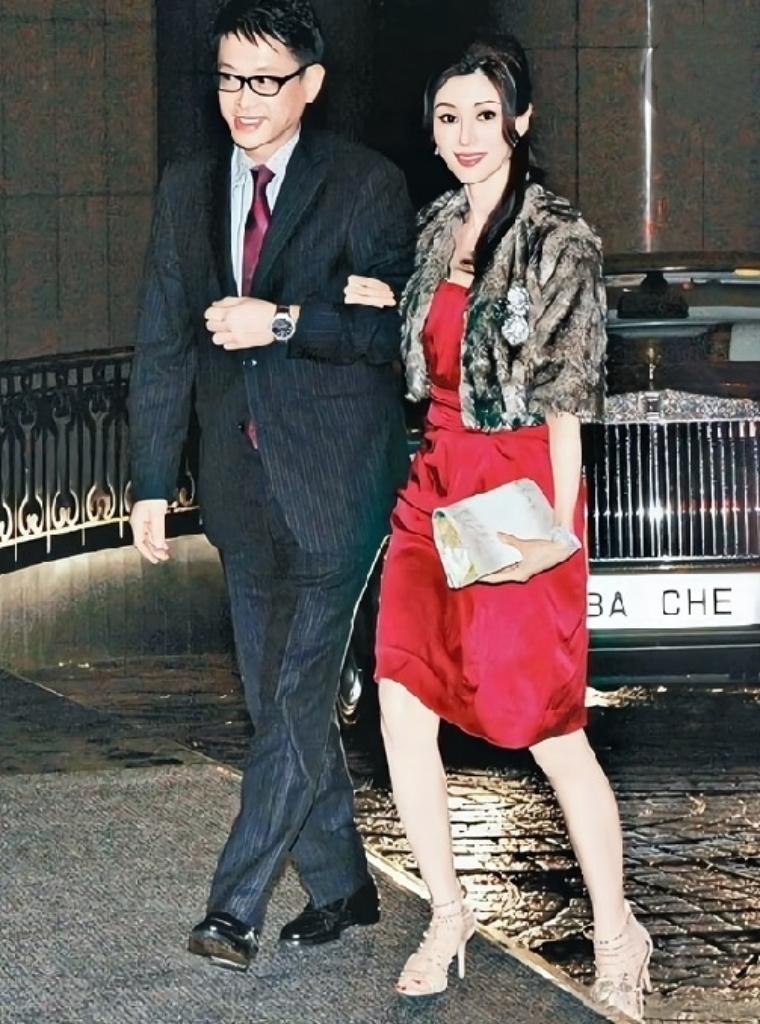 终于明白有不少人说李嘉欣命好了，毕竟娱乐圈里美女真的很多，能嫁入豪门的女星也并不