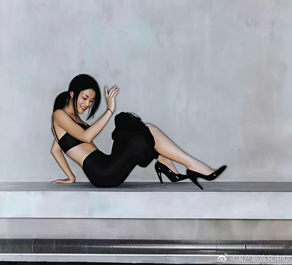 王菲居然还拍摄过这样的杂志，两位前夫都没有珍惜啊！ 