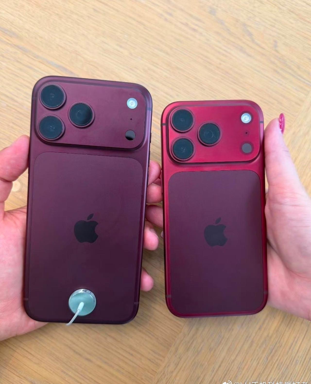 Pro被曝有褪色问题。从图片来看确实褪色挺严重的，我记得去年的iPhone17 