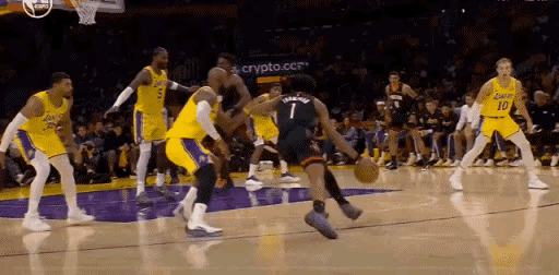 洛杉矶湖人 41岁的詹姆斯再次拼尽全力！钉板大帽阿门汤普森这一球，太帅了！湖人战