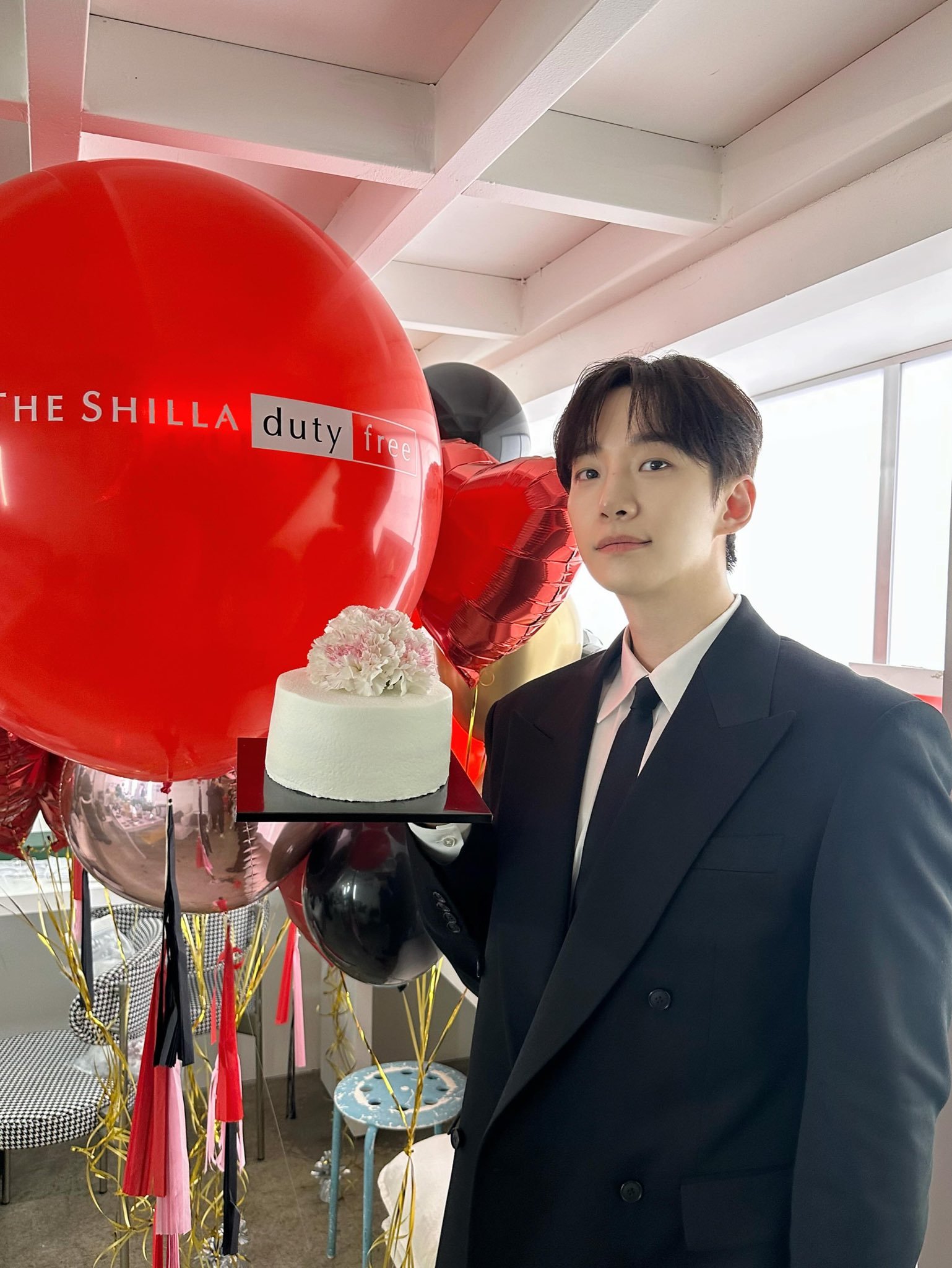 2PM 李俊昊260527post_leejunho：李俊昊作为新罗免税店的新代