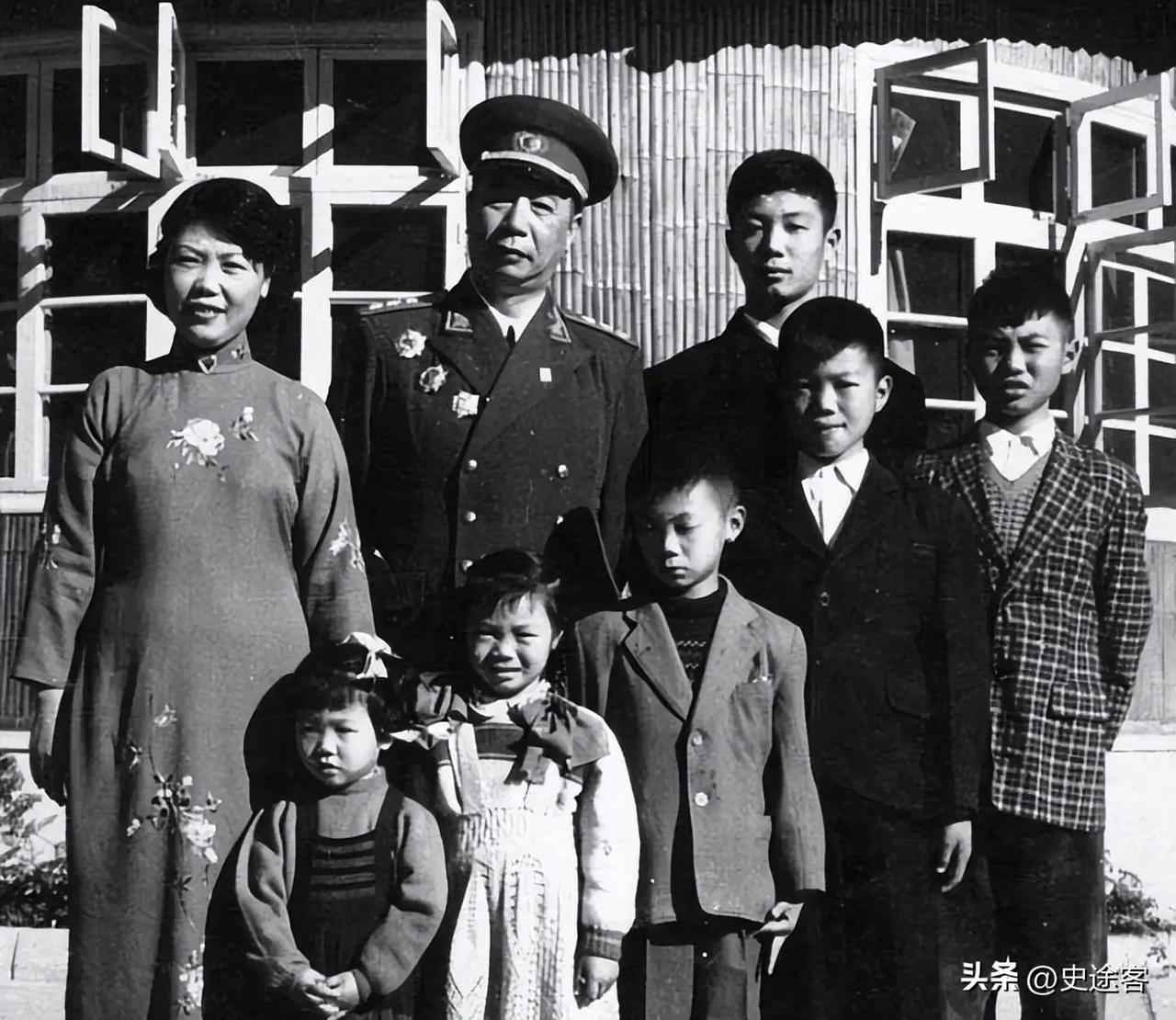 陈士榘和范淑琴，到底是谁错了？是将军太铁面无私、不近人情？还是那个时代把一个好好