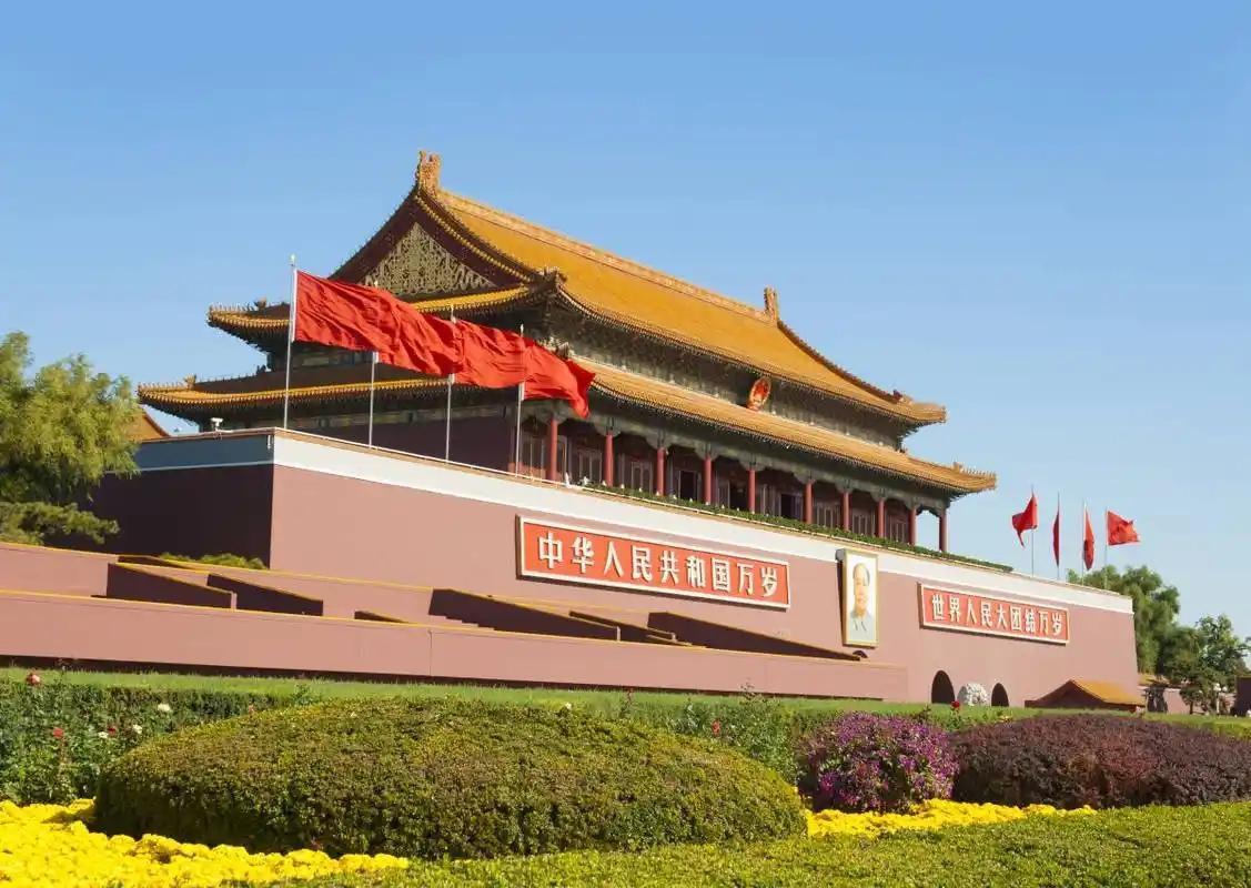 1969年，为何要把天安门城楼拆了重建？
 
你可能不知道，现在咱们看到的天安门