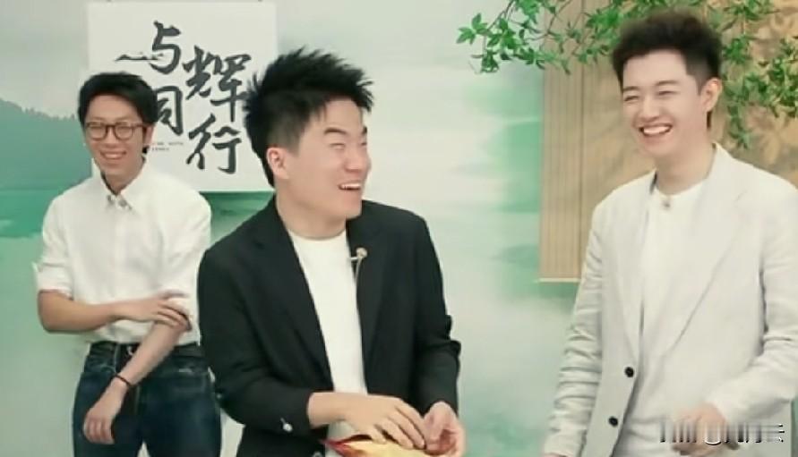 进入与辉同行工作的年轻人，他们的父母一定感到放心又开心吧！
     就拿董董举