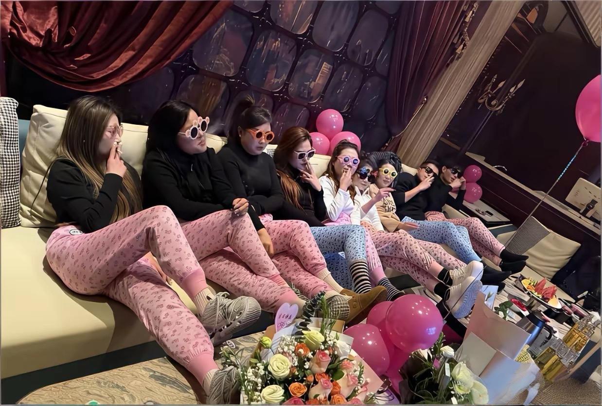 这才是这条街上最亮的仔