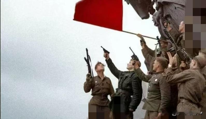 1945年5月8日德三投降以后，柏林已经成为苏联军队的猎物。

但有意思的是，在