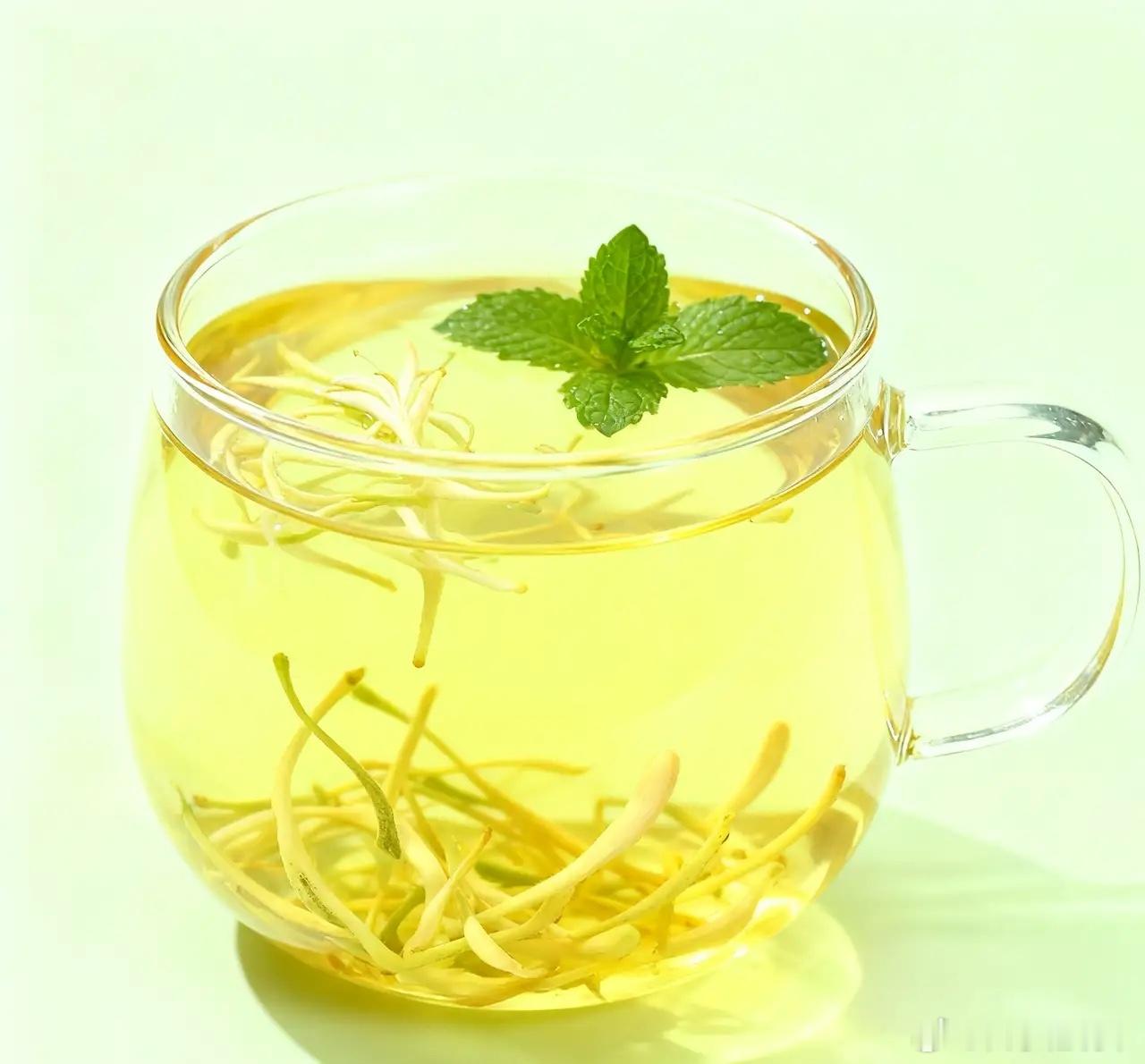 预防感冒的茶饮方1. 生姜红枣茶：生姜3片+红枣5颗+少量红糖，煮10分钟，驱寒