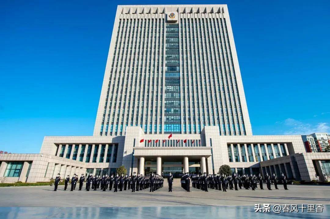 枣庄公安这行动力太牛了！近日，枣庄市中公安分局刑侦大队接到居民报警，有人因逾期网