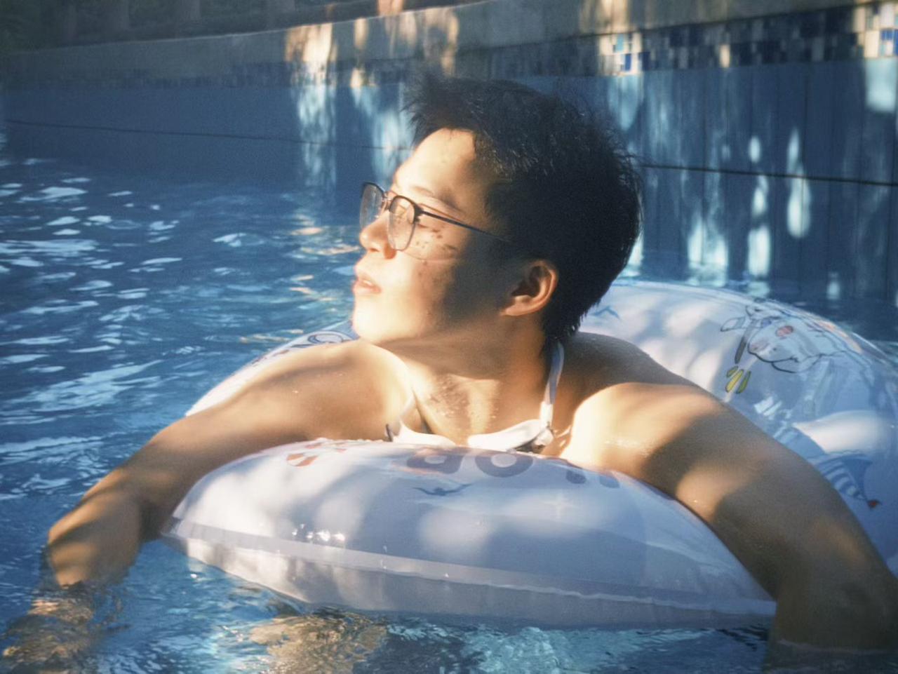 分享一组迷人的男神照片