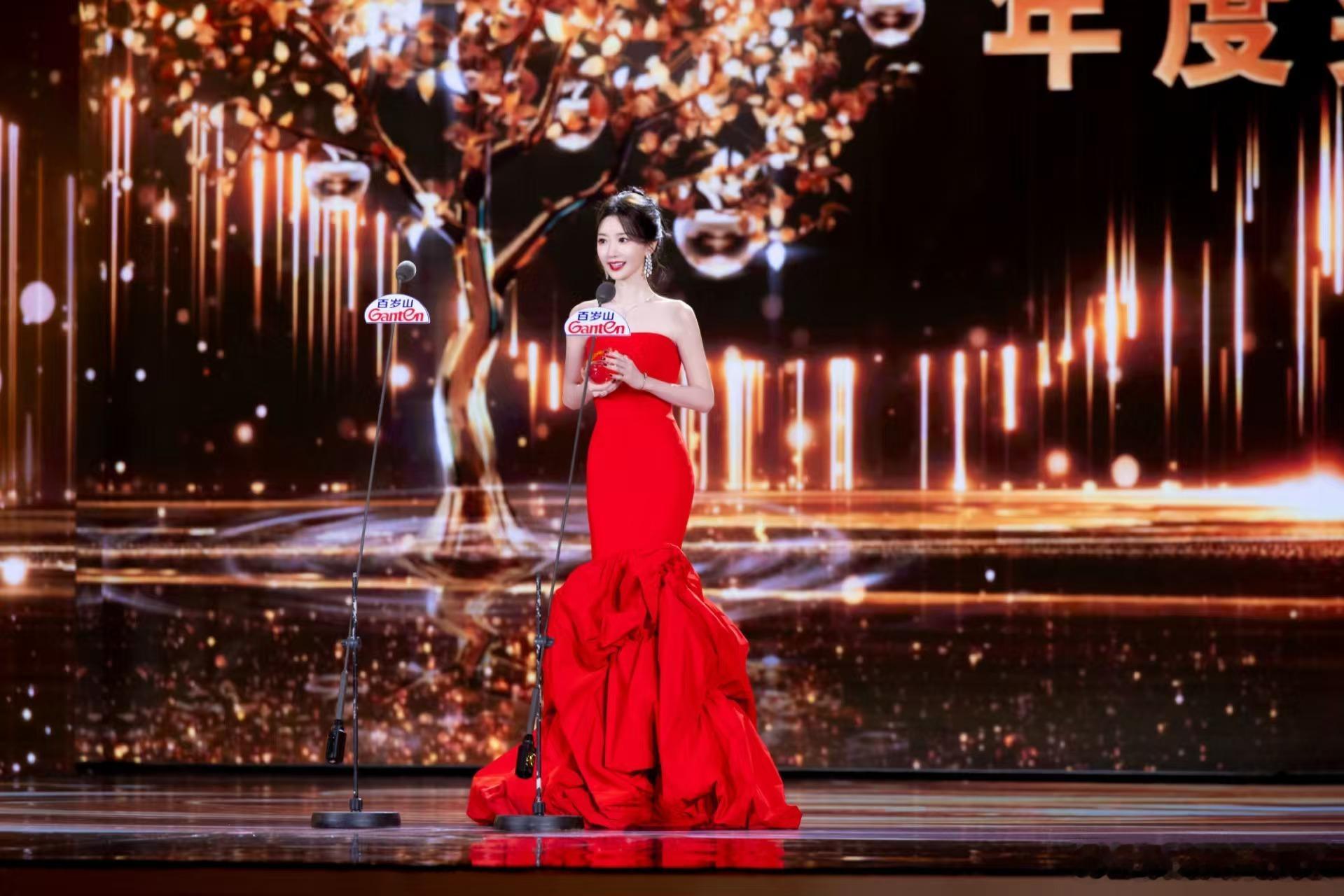 毛晓彤剧里的大公主剧外的真女王 晓彤在《庆余年2》演的大公主太惊艳了，活泼又勇敢