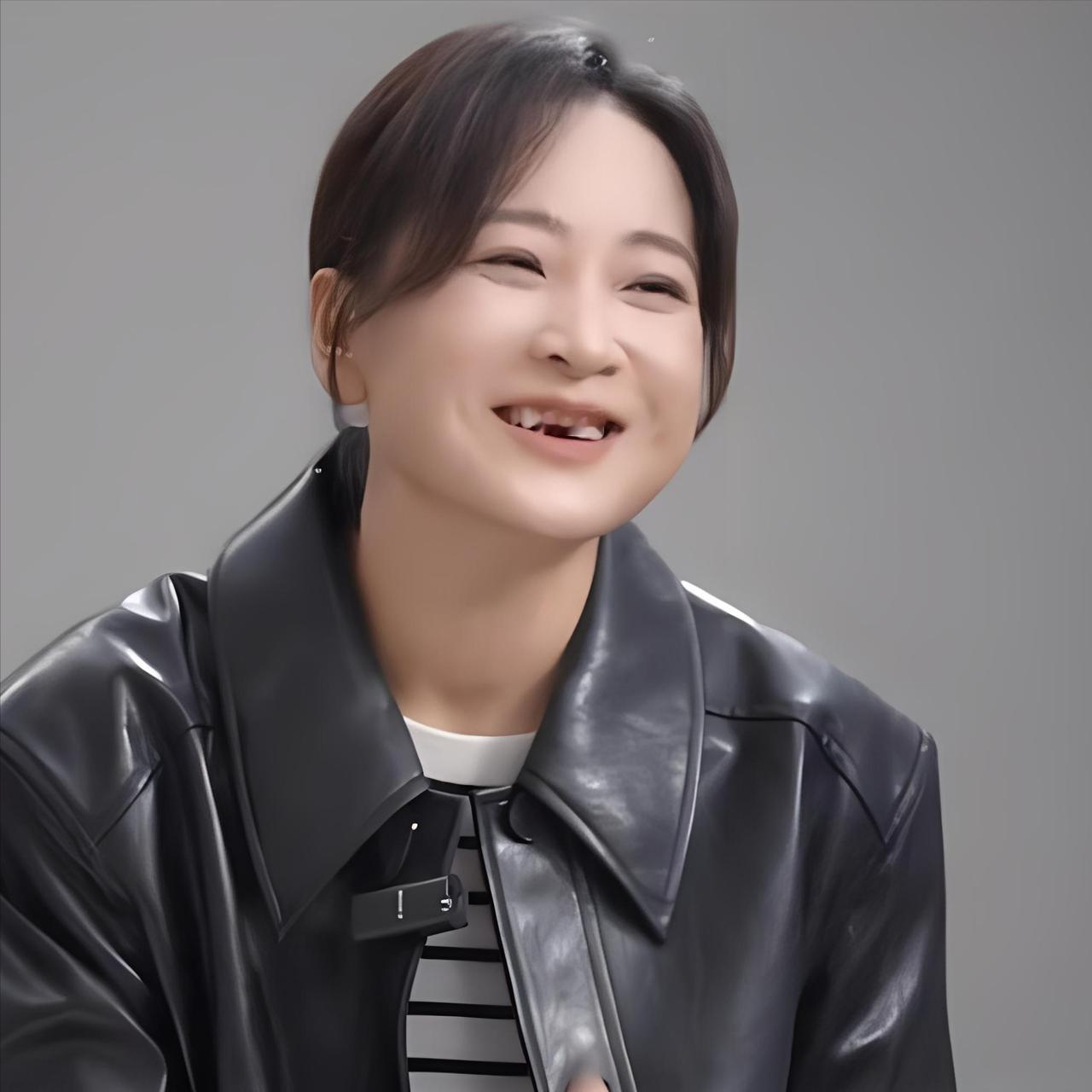 导演，贾玲说，四年前，我筹备热辣滚烫的时候，目标并不远大，李焕英票房五十多亿，这