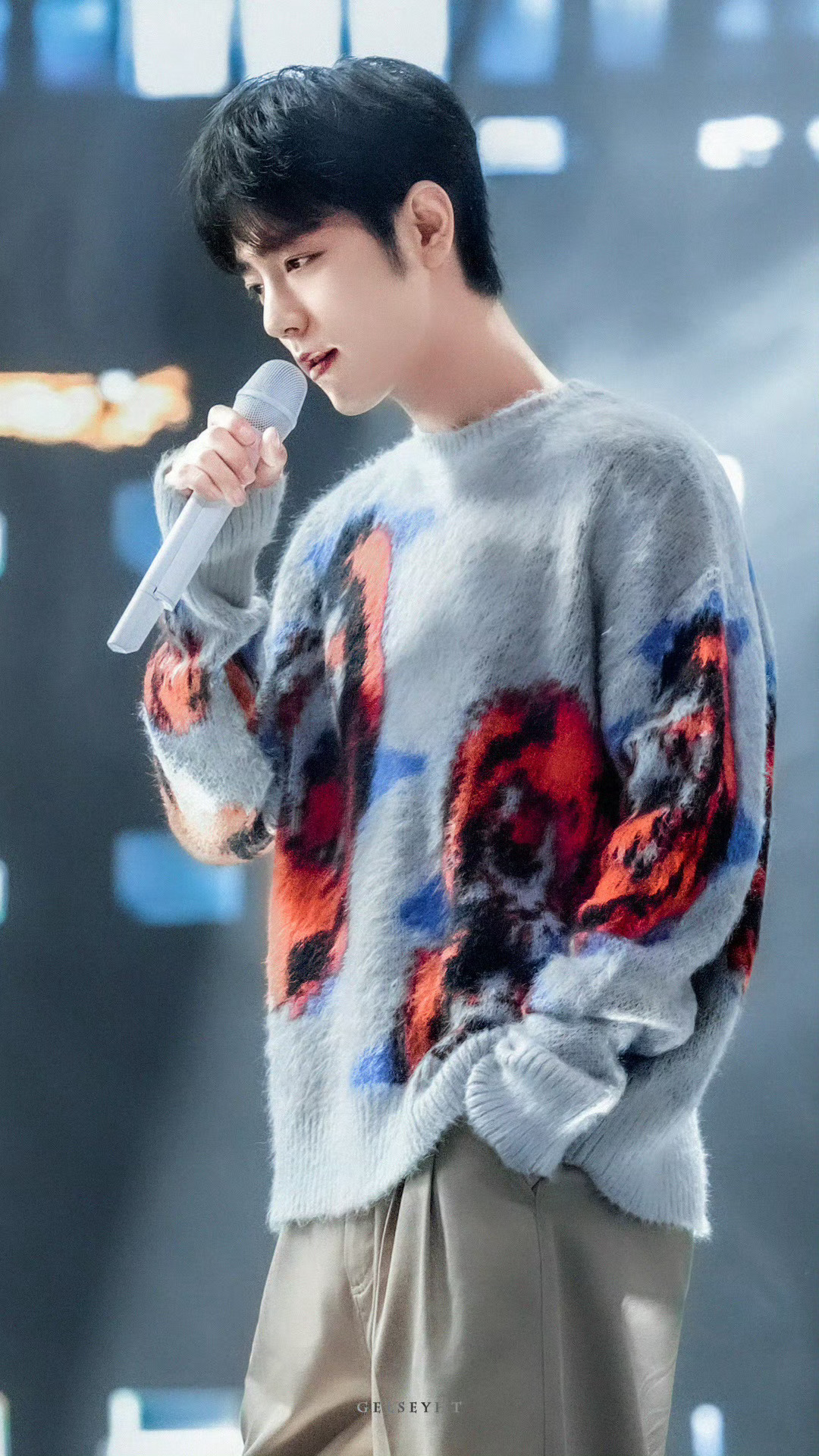 毛衣战好帅好养眼~ 