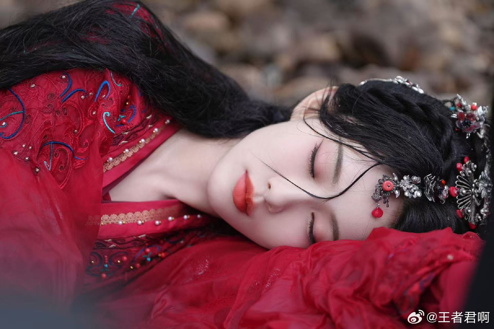 想叫孟子义女王大人 百花杀杀青特辑的孟子义是真实存在的吗？开屏颜值暴击到让人捂心