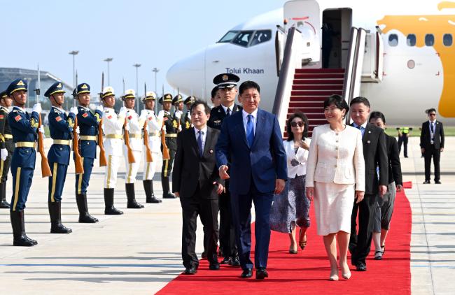 [微风]快讯！快讯！蒙古国宣布了
8月31日下午，央视新闻一句话：蒙古国总统呼日