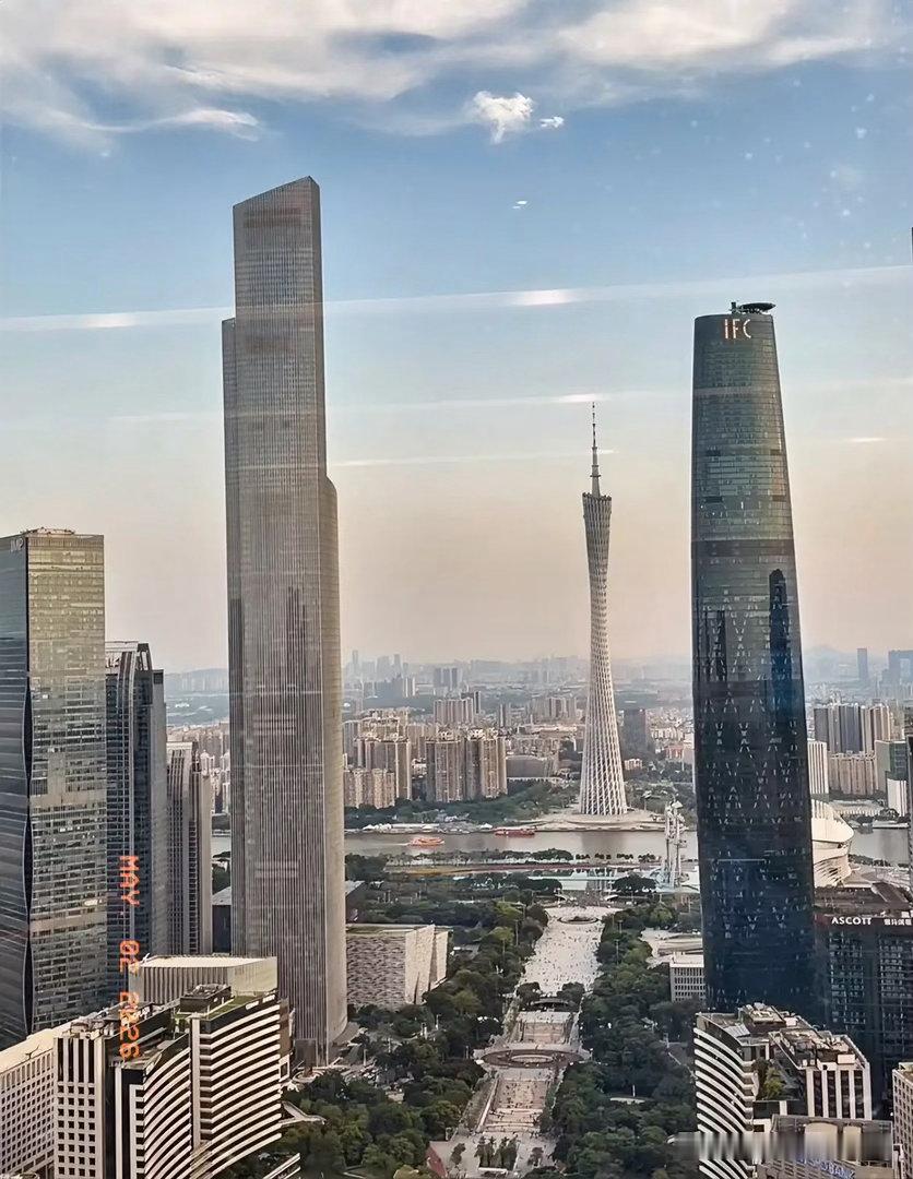 国内十大最赚钱的基金公司。1. 易方达基金双总部：广州市、珠海市，2025年净利