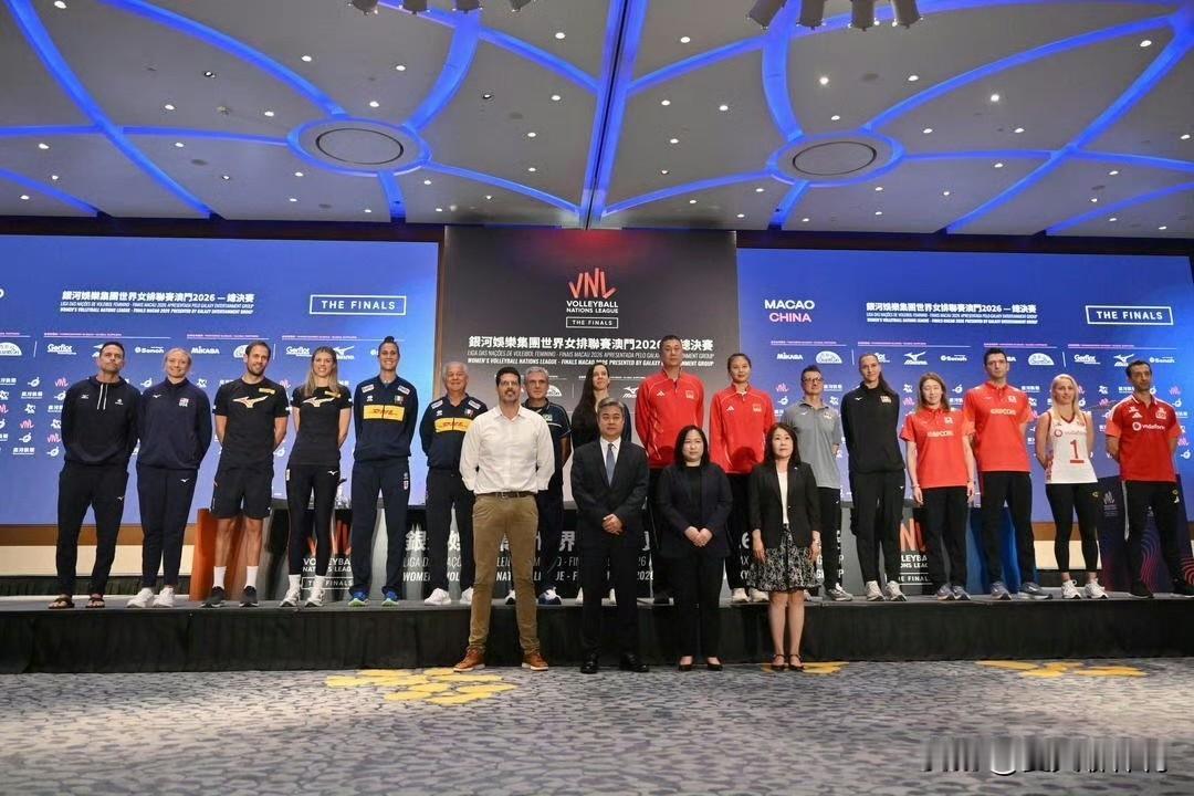 赵勇真的冲昏脑袋了！张籽萱虽然第三站表现一般，但是总比陈厚羽表现好吧，后天打美国