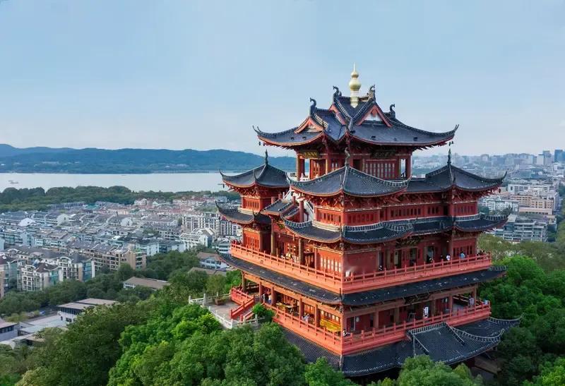全国各省的上半年GDP都已经公布啦。

从这些数据我们能看出不同省份的经济发展呈