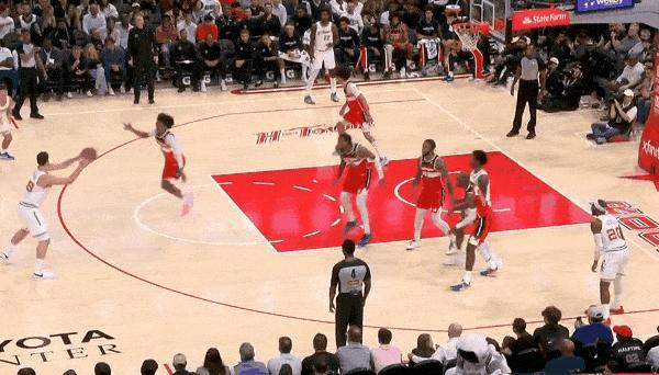 谢泼德接球三分再中，砍下21分火箭领先21分打停奇才



NBA常规赛，主场迎