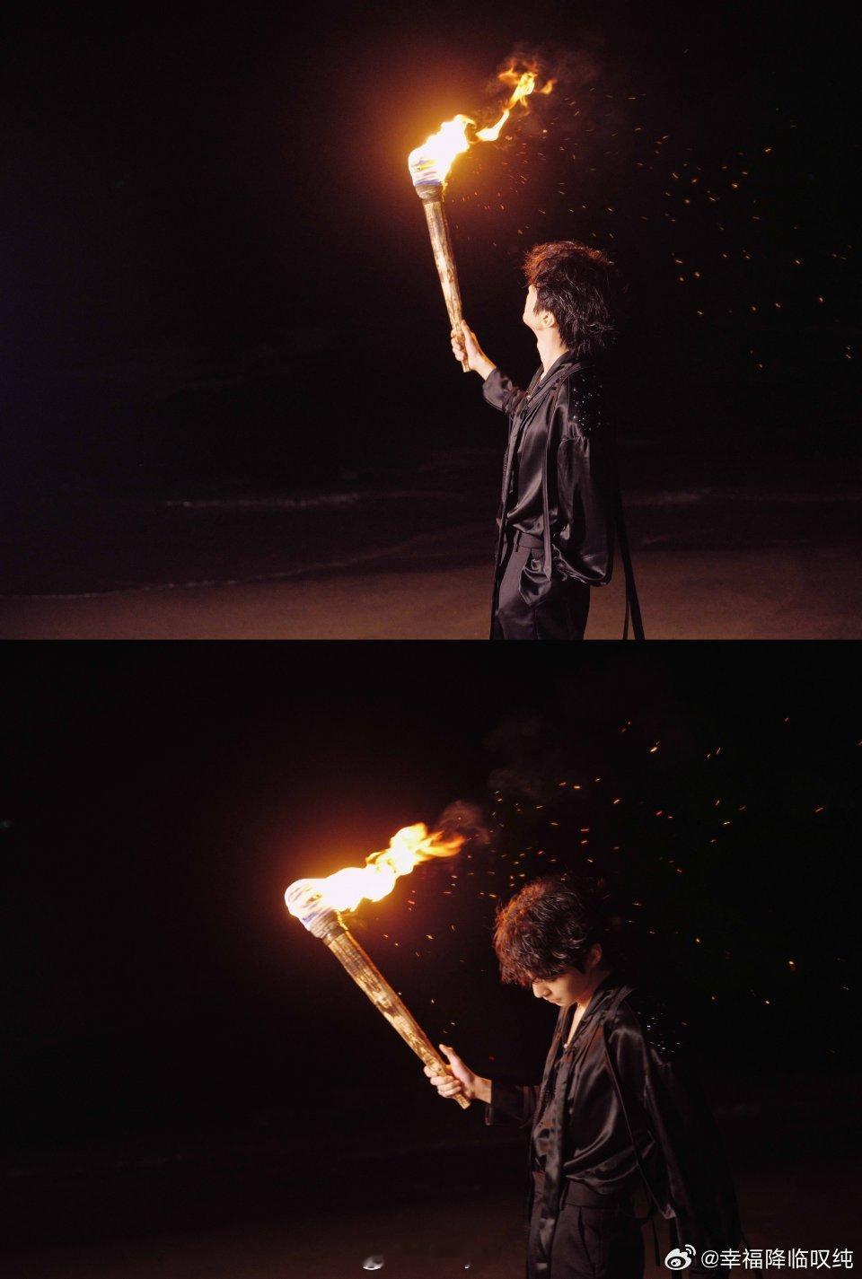 王俊凯湿身真的太帅啦！超级期待！ 