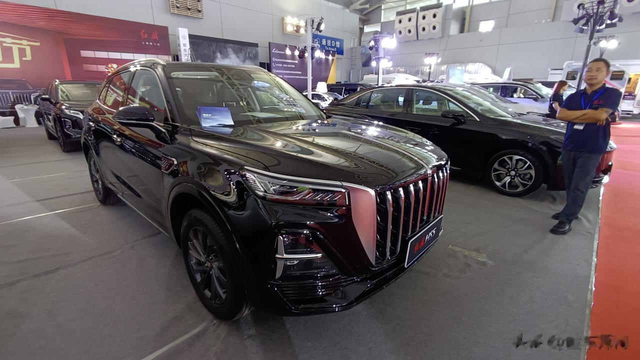 #记录我的2023#在汽车市场的大潮中，新红旗HS5以其卓越的性能、精湛的设计和