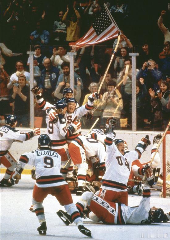 美国男子冰球冬奥三冠都是以弱克强 米兰之战荡气回肠重塑美国精神已成超一流美国常被