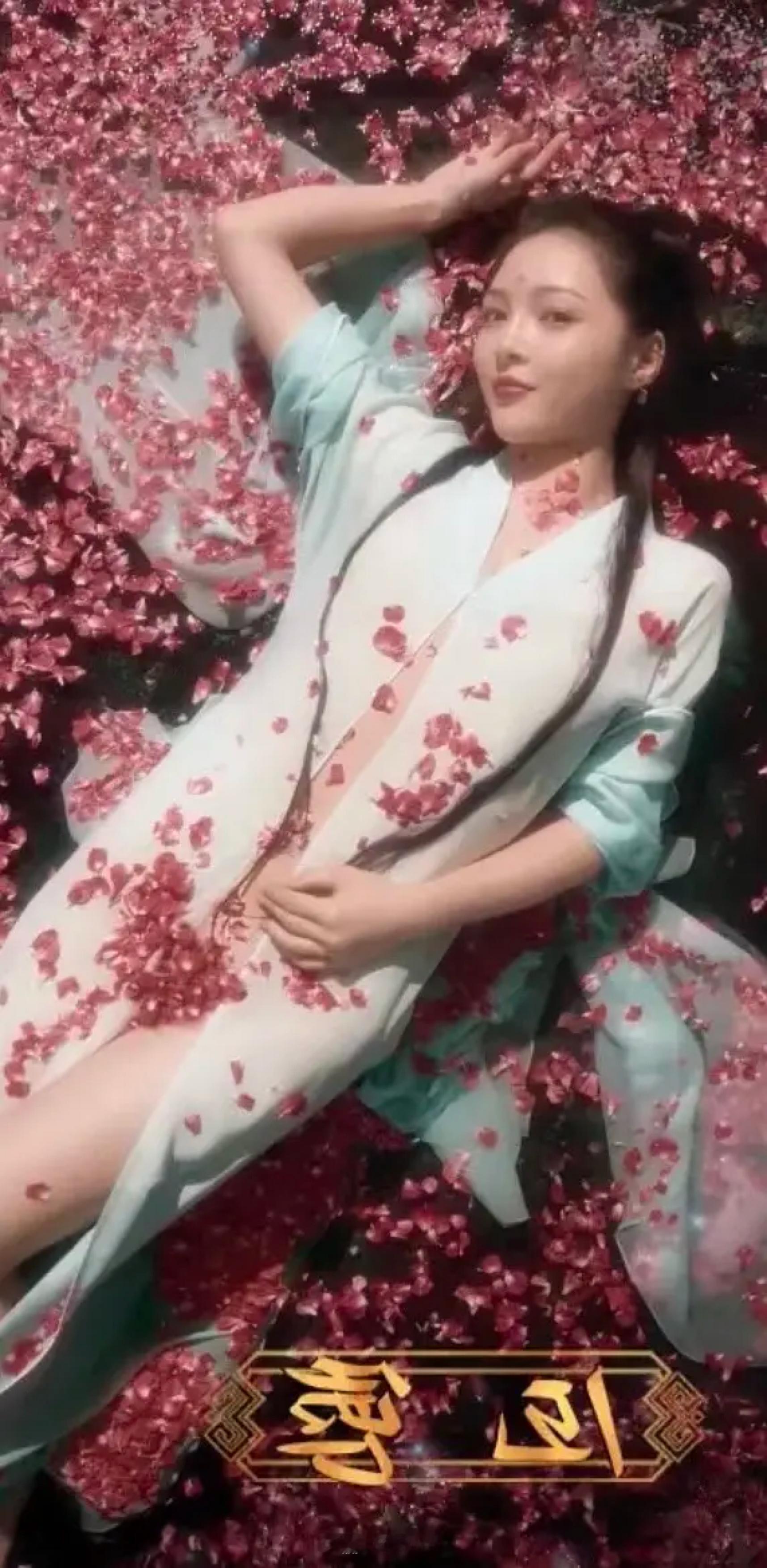 有的时候也是不太理解导演的审美 ​​​