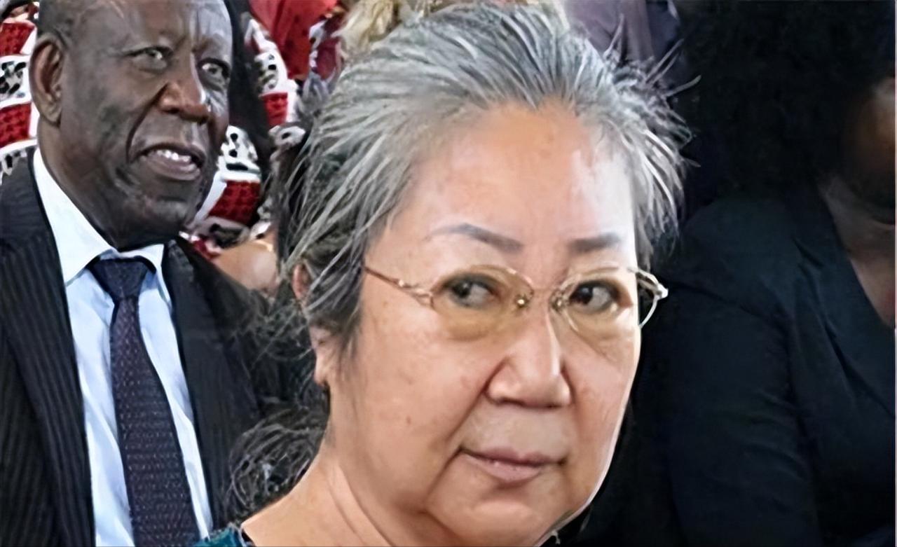 2019年2月19日，“中国大妈”杨凤兰因象牙走私罪，被坦桑尼亚法院判处15年监