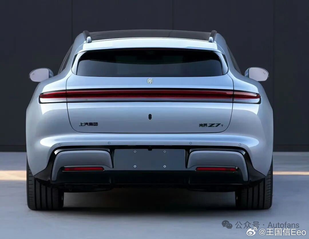 今晚工信部发布的一批新车照片。选了几个车型的照片：坦克300，尚界Z7和尚界Z7