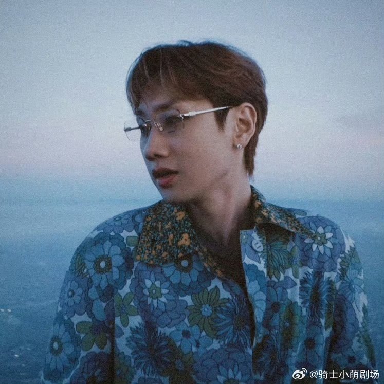 汪苏泷用播音腔证明自己口条很好一段播音腔瞬间圈粉，流畅又专业，彻底打破调侃，唱歌