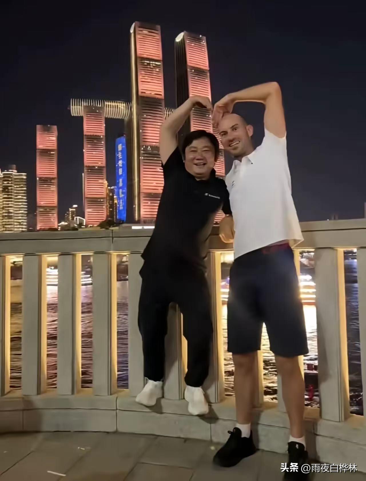 大家发现没，德比斯这次中国行，最特别的一个环节，偏偏排在最后。

8月12日到1