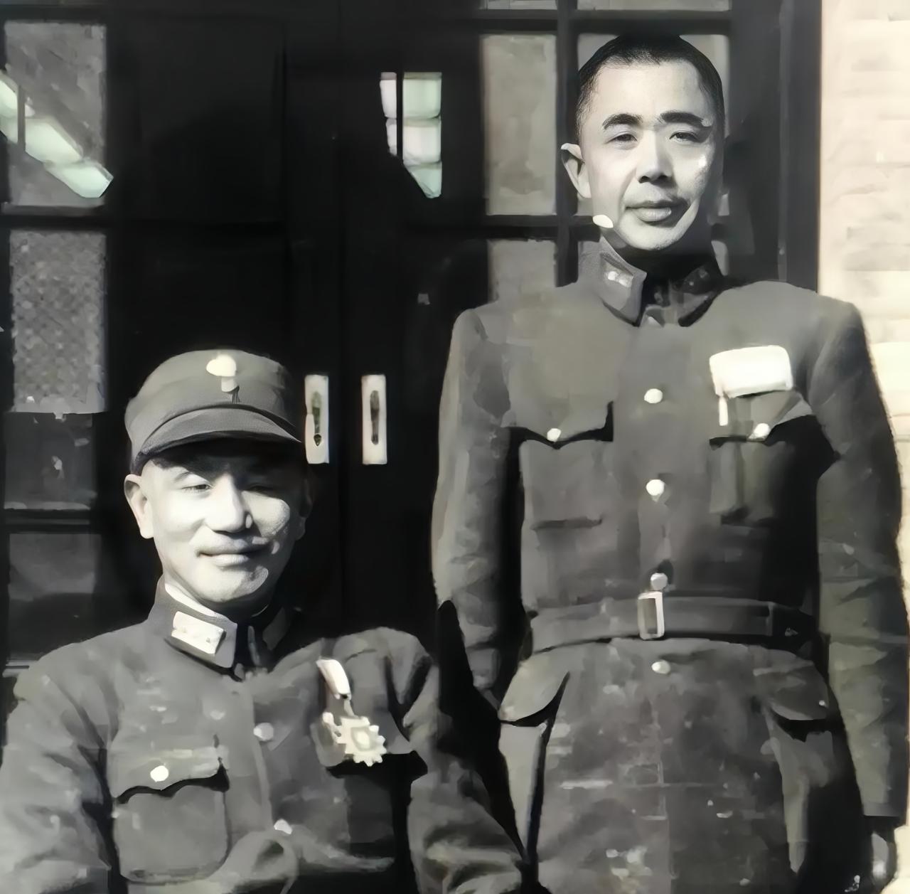 和平起义后，陈明仁来到北京，参加政治协商会议，他在大会上发言，公开批评蒋介石说：